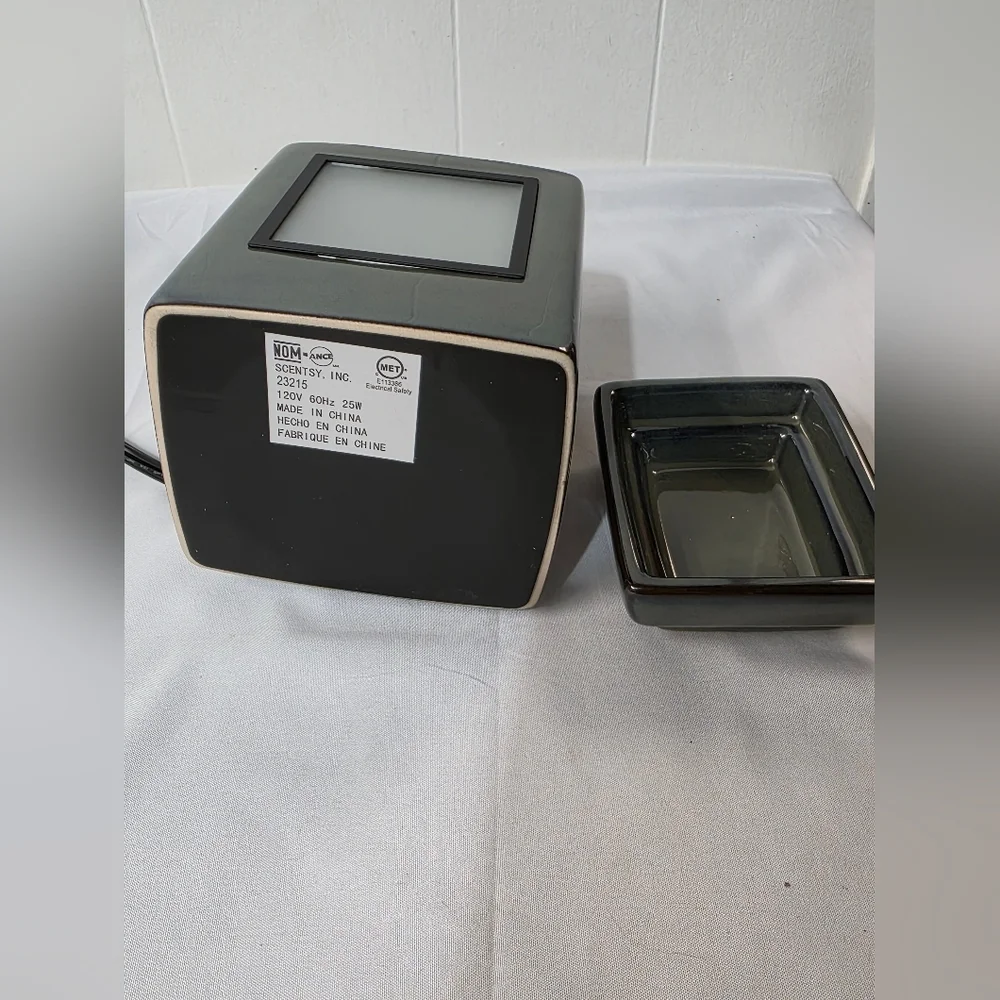 Scentsy Gallery Cube Moss Electric Full Size Ceramic Wax Warmer Retired
